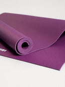 Reversible technology: both sides have GoalGrip™ for practice and even wear. 4 mm AirCore™ cushioning
