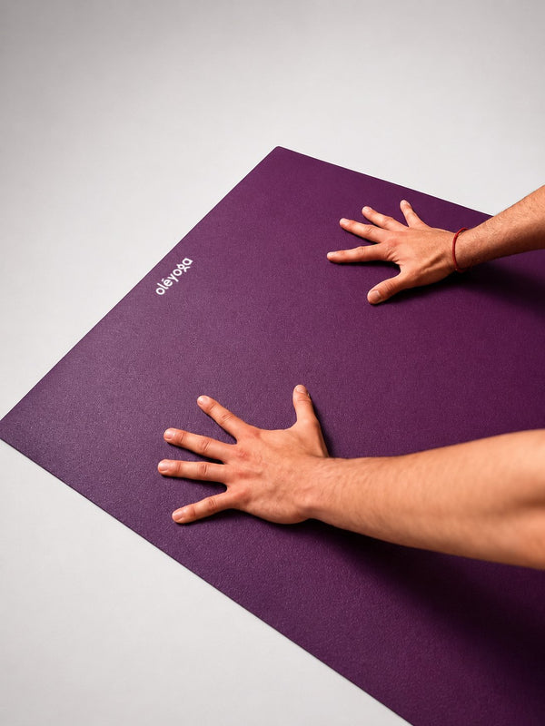 GoalGrip™ + natural texture: excellent friction for Vinyasa, Hatha and Ashtanga, with no PVC or TPE
