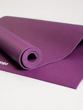 Reversible technology: both sides have GoalGrip™ for practice and even wear. 4 mm AirCore™ cushioning