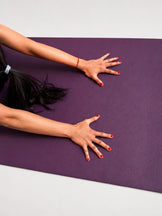 Grip that improves with use: natural rubber adapts to your hands and feet in the first week of practice
